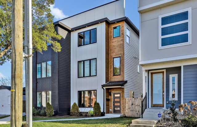 Gorgeous FULLY FURNISHED Home Just Off Charlotte Ave. Gallery 4