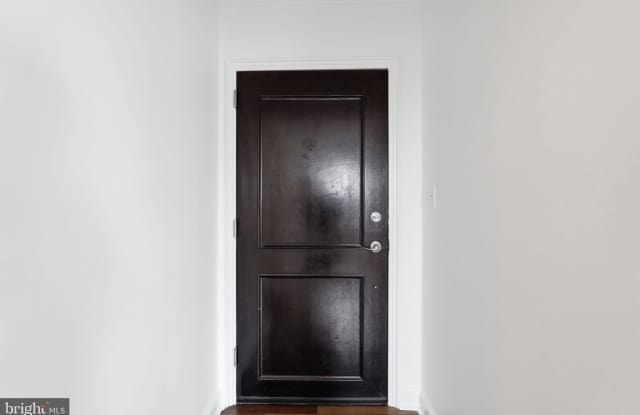 906 S WASHINGTON Street S Gallery 2
