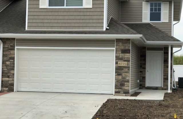 3 bedroom, 2 1/2 bath Townhouse photos photos