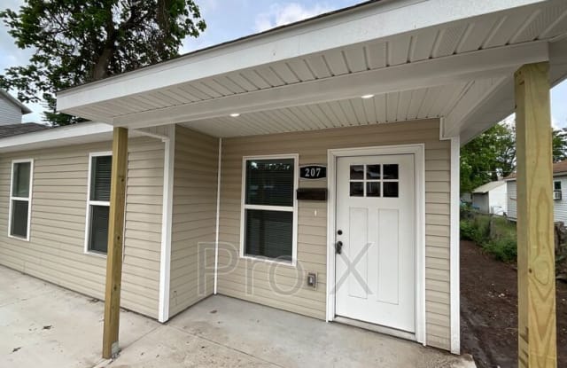 207 S Byers photos photos