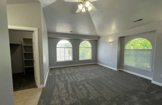 Stunning Newly remodeled 4 bed 3.5 bath In Layton Gallery 4