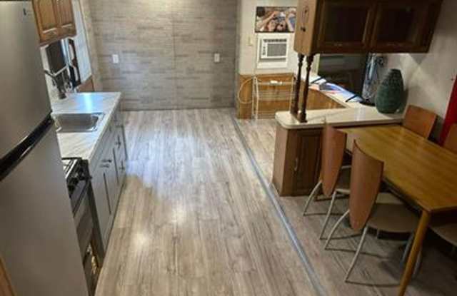 4305 Stirling Road photos photos