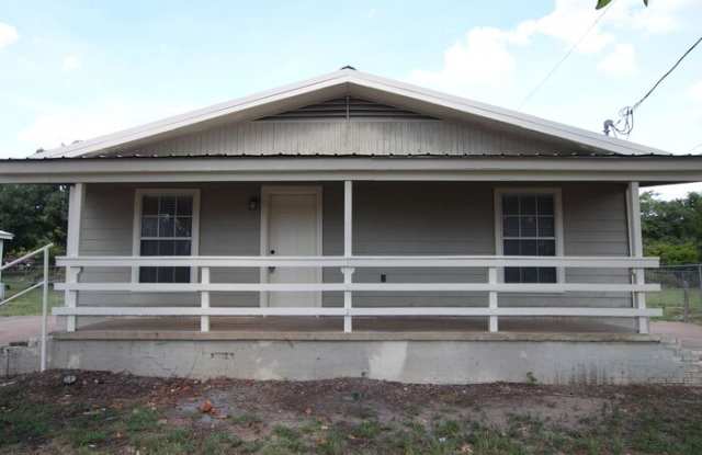 1016 South Bennett Avenue - 1016 South Bennett Avenue, Tyler, TX 75701