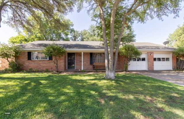 1535 Primrose Drive photos photos