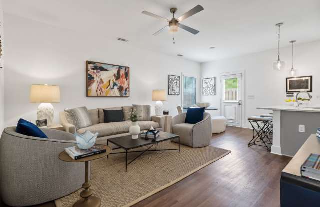 Private Backyard in Beautiful Community Gallery 3