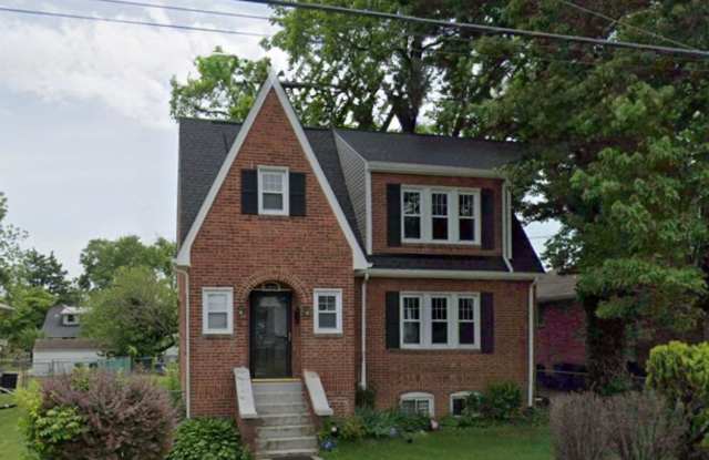 Lovely 4 BR/2.5 BA Single-Family Home in District Heights! photos photos