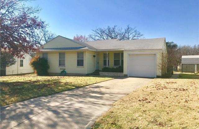 7485 Aberdeen Drive - 7485 Aberdeen Drive, Fort Worth, TX 76116