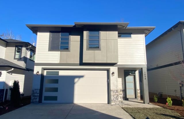 1044 SW Dottie Ct - 1044 Southwest Dottie Court, Troutdale, OR 97060