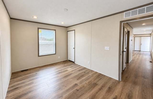 25164 Nuway Avenue Gallery 3