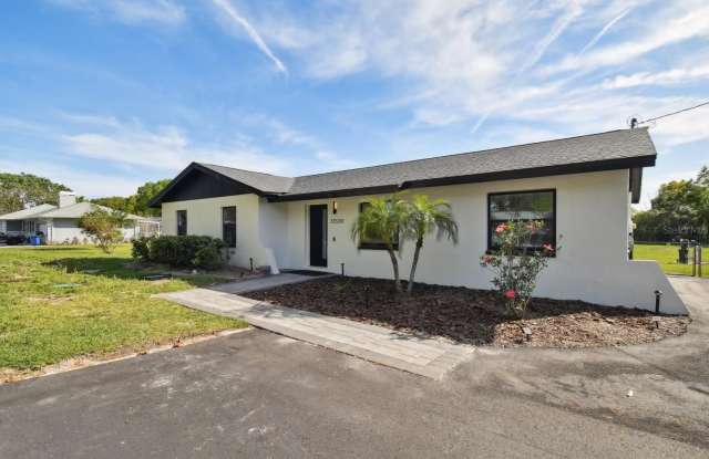 31520 HUNT CLUB LANE - 31520 Hunt Club Lane, Wesley Chapel, FL 33543