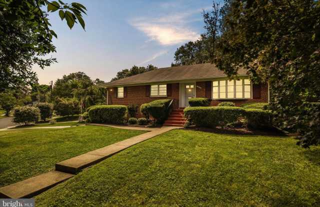 1642 EVERS DRIVE Gallery 3