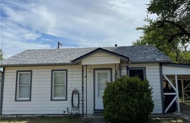 101 W Avenue B - 101 W Avenue B, Copperas Cove, TX 76522