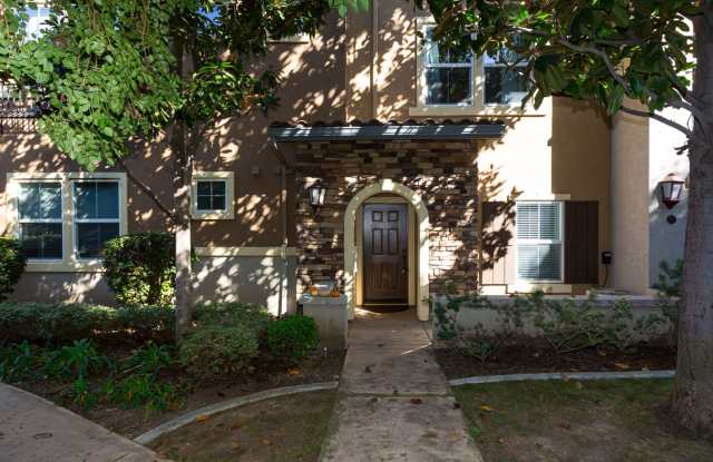 Beautiful Tri-level Townhome! - 22 Via Montisi, Santee, CA 92071 Beautiful Tri-level Townhome! - 22 Via Montisi, Santee, CA 92071
