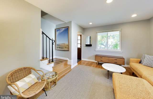 130 WESMOND Drive Gallery 3
