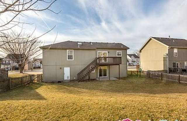 7339 N Mckinley Avenue - 7339 North Mckinley Avenue, Kansas City, MO 64158