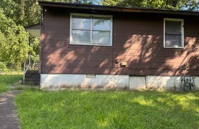 Oak Ridge 37830 - Newly Updated 2 bedroom, 1 bath Duplex - Contact Lisa Vineyard  Shannon Russell (865) 216-9334 photos photos