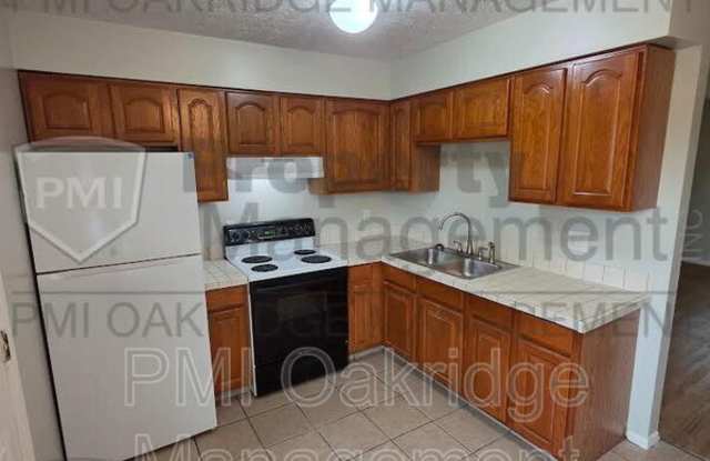 1251 Hilltop Cir Gallery 4