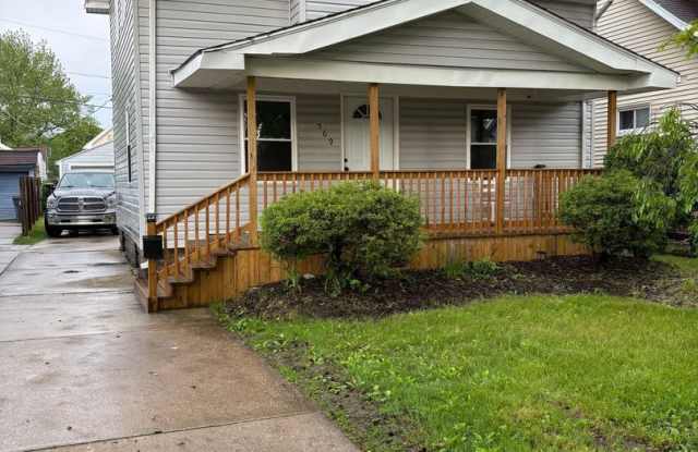Updated 3BR Toledo Home with Extra Space – Only $1,300/mo! photos photos