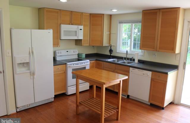 1107 BICKSLER DRIVE Gallery 3
