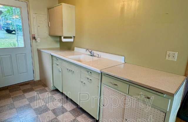 22470 N Us Highway 101 Gallery 4