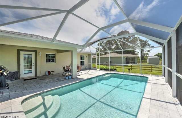 5029 W Hummingbird Drive Gallery 2
