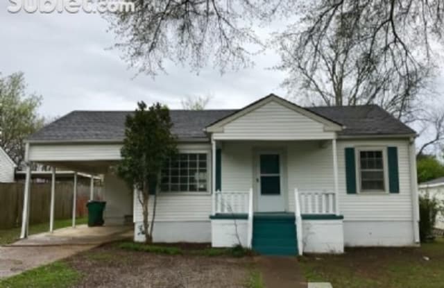 1004 N Commons St E - 1004 North Commons Street East, Tuscumbia, AL 35674