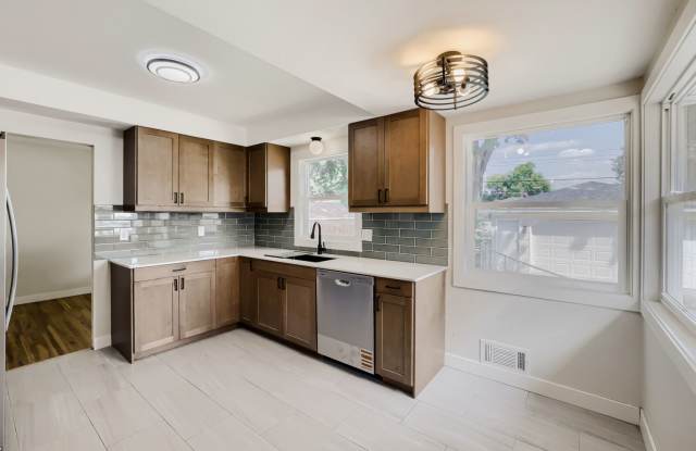 7335 Penn Ave S photos photos