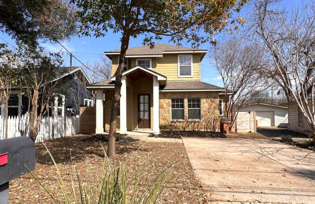 Two Story 3 Bedrooms 2.5 Bathrooms Home for Rent in Prime East of Austin Location, nearby Muller and Close to Downtown. photos photos