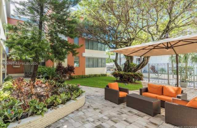 10210 Collins Ave photos photos