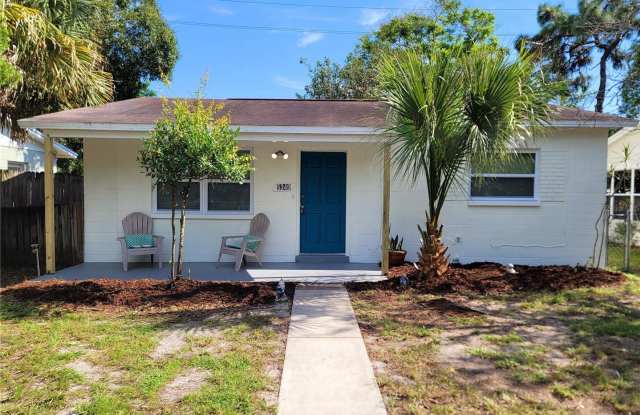 Nice 3 bedroom 2 bath home with Special First Month Half Rent Off photos photos