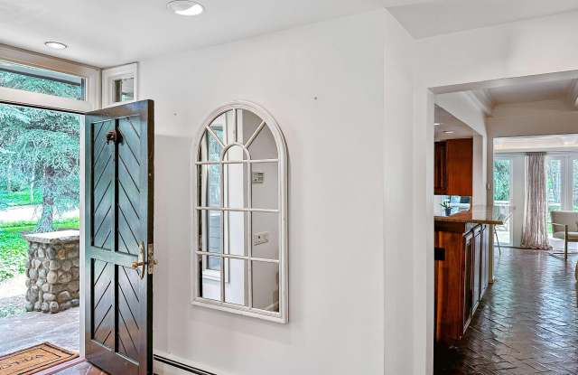 1425 Red Butte Drive Gallery 4