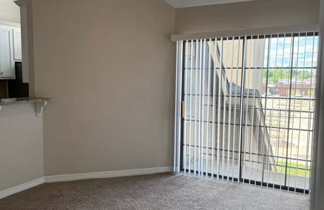 Stylish 1-Bed Retreat with Vaulted Ceilings – Fully Renovated  Move-In Ready photos photos