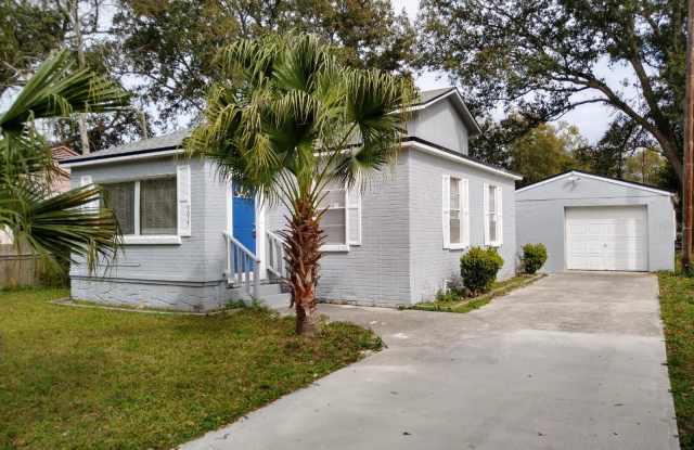 9037 6TH AVENUE - 9037 6th Avenue, Jacksonville, FL 32208