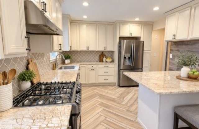 22 Meeker Pl- Unit A Gallery 2