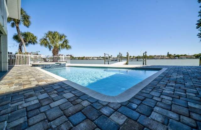 8601 E BAY DRIVE - 8601 East Bay Drive, Treasure Island, FL 33706