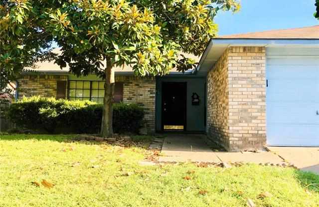 1916 Baywood Lane - 1916 Baywood Lane, Arlington, TX 76014