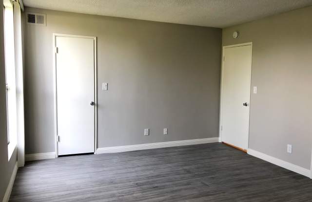 4329 Colfax Avenue #204 Gallery 3