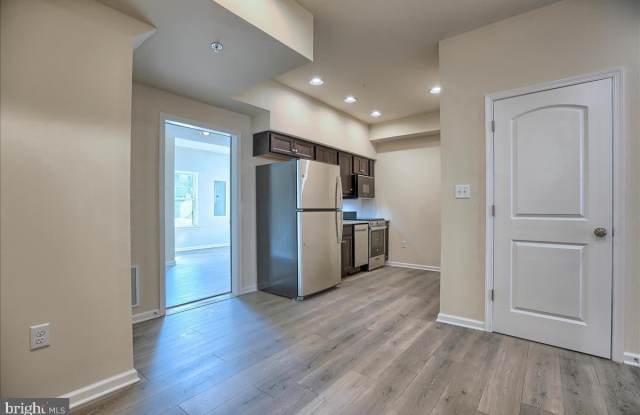118 HIGH POINTE Drive Gallery 4