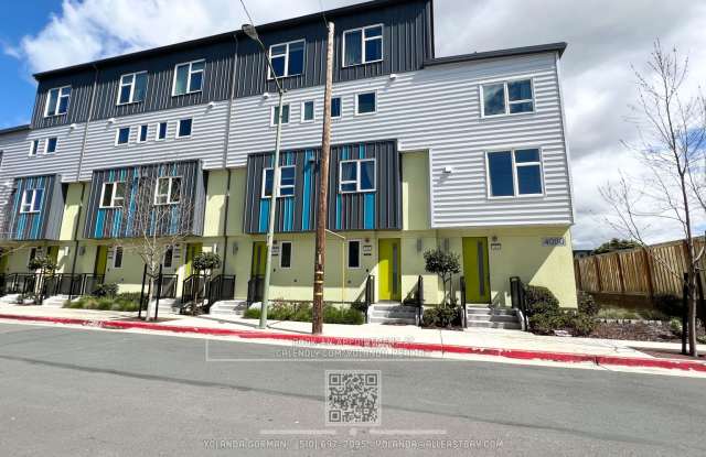 Modern Style and Sophistication, 2 En-Suite BR, 2.5 BA Townhouse with EV charging photos photos