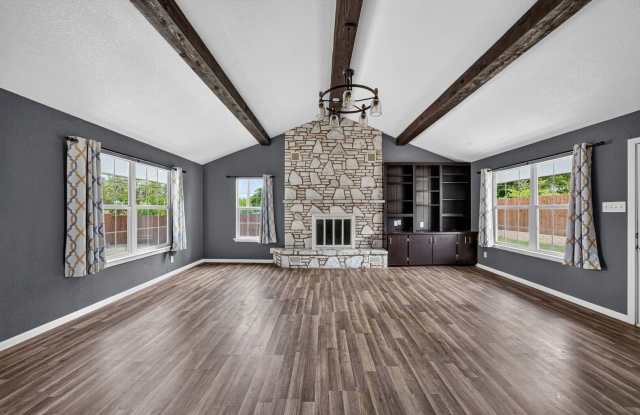 426 REDCLIFF DR Gallery 4