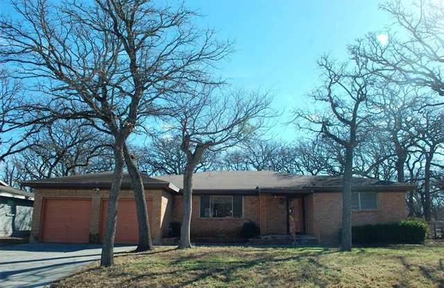 1004 Woodland Drive - 1004 Woodland Dr, Bedford, TX 76022