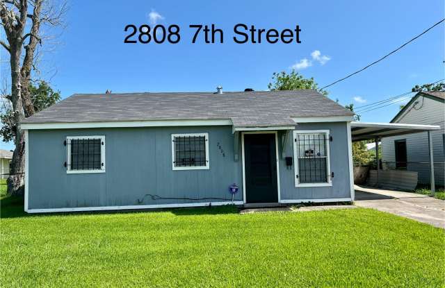 2808 7th St photos photos