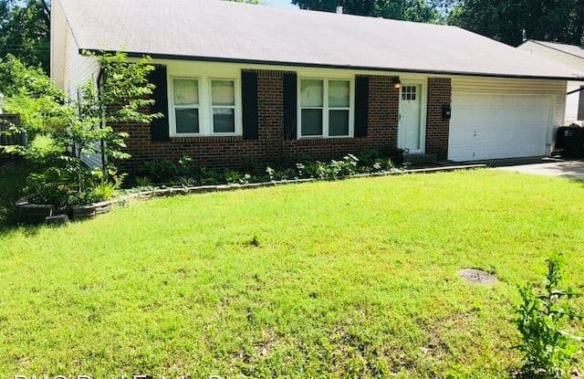 1106 W Apache St - 1106 West Apache Street, Norman, OK 73069