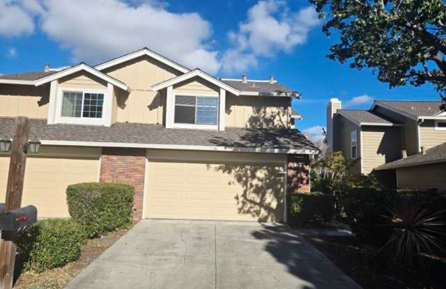 Well Maintained Townhome in Desirable Hidden Lake Village II! - 520 Oroville Road, Milpitas, CA 95035