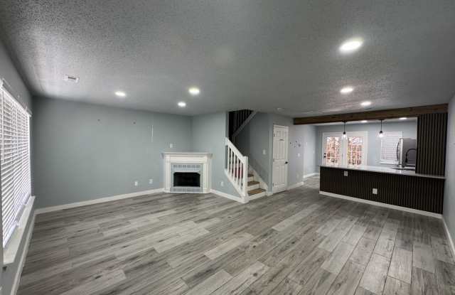 READY TO MOVE IN !! Gallery 3
