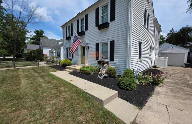AVAILABLE JANUARY 2027 - BEAUTIFUL AND UNIQUE 4 BR HOME ACROSS CAMPUS Gallery 4