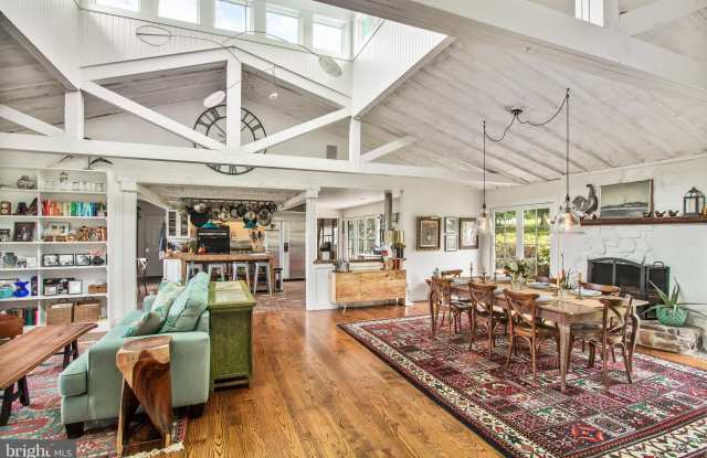 379 PINEVILLE ROAD Gallery 2