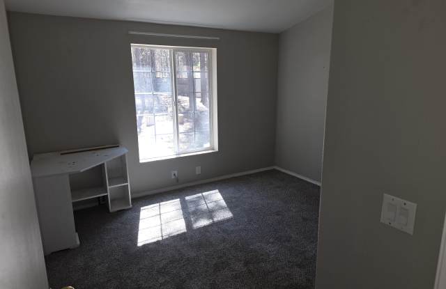 54515 Huntington Road Gallery 1