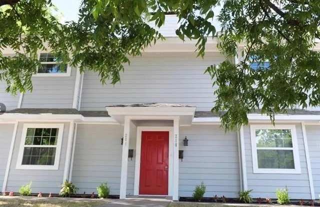 208 E Rucker St photos photos