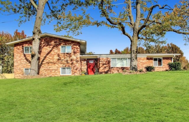 2310 Rosecroft Boulevard - 2310 Rosecroft Boulevard, Oxon Hill, MD 20744